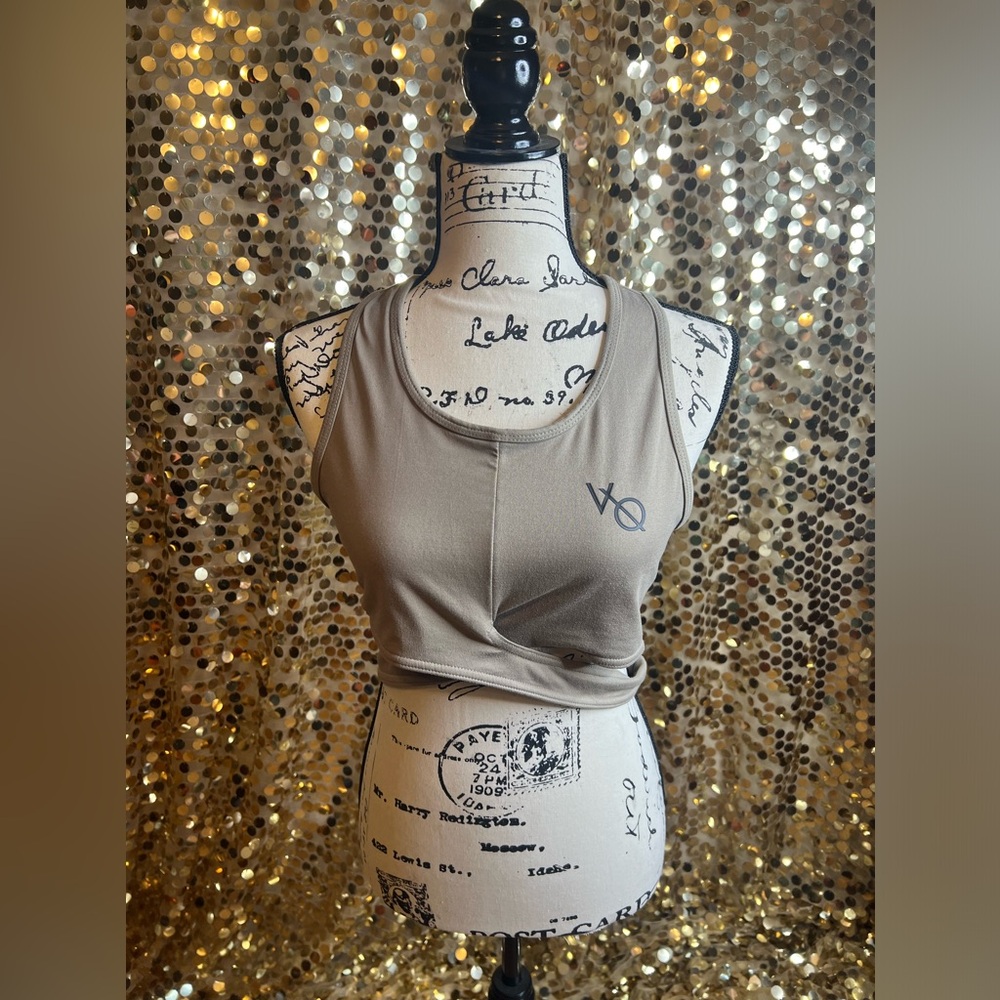 Vanquish fitness top